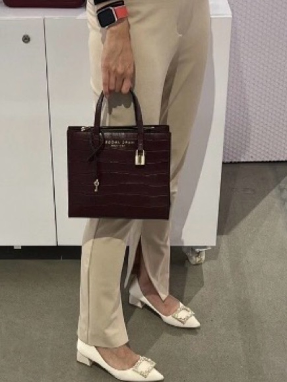 Like New!Marc Jacobs Burgundy Croc-Embossed Structured Tote - Gold Hardware